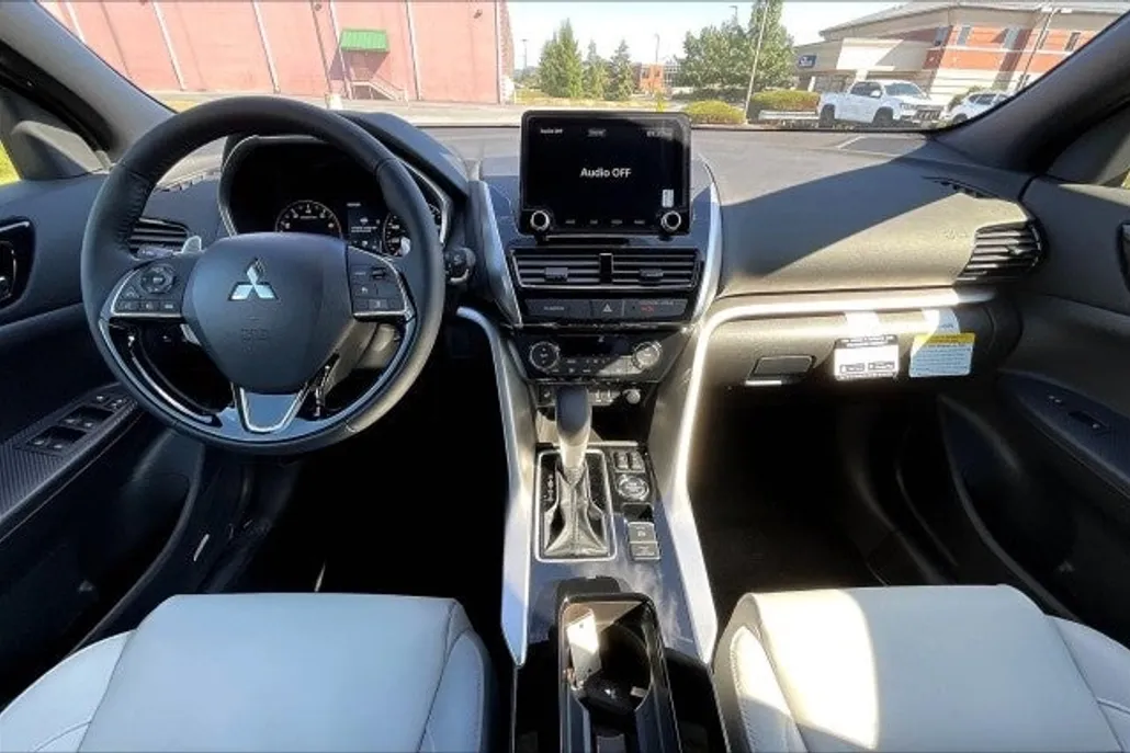 2025 Mitsubishi Eclipse Cross SEL photo 1