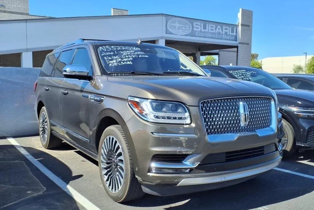 2020 Lincoln Navigator Black Label photo 1