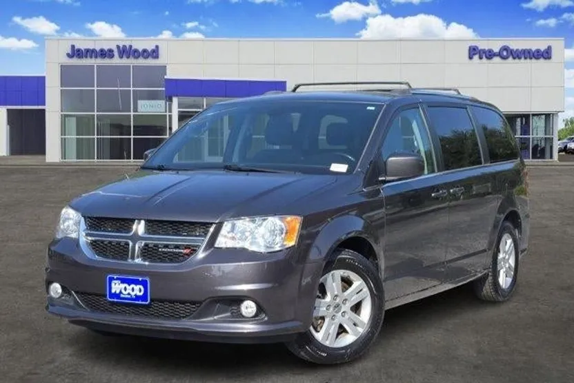 2019 Dodge Grand Caravan SXT photo 1