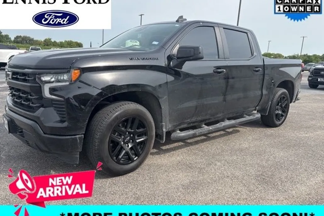 2024 Chevrolet Silverado 1500 RST photo 1