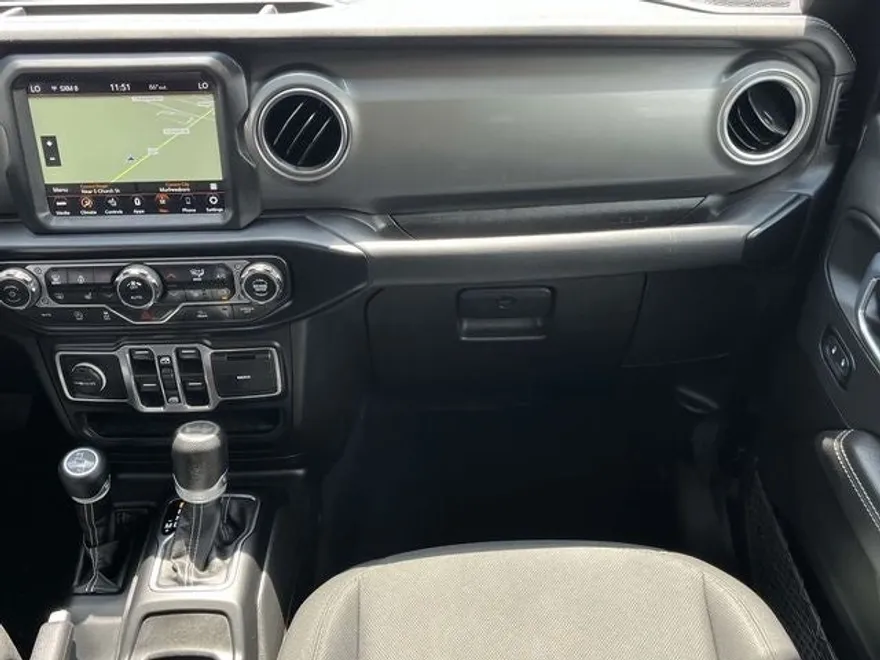 2022 Jeep Wrangler Unlimited Sahara photo 18