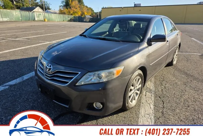 2011 Toyota Camry XLE photo 1