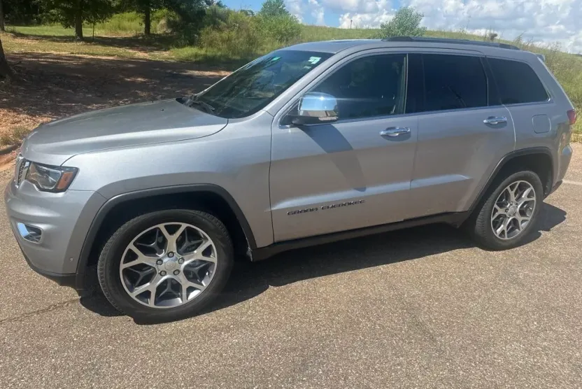 2020 Jeep Cherokee Limited photo 1