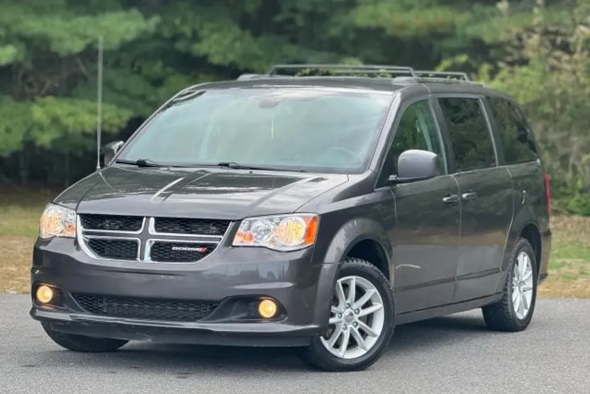 2019 Dodge Grand Caravan SXT photo 1