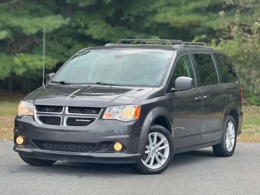 2019 Dodge Grand Caravan SXT photo 1