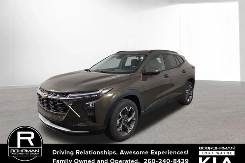 2024 Chevrolet Trax LT photo 1
