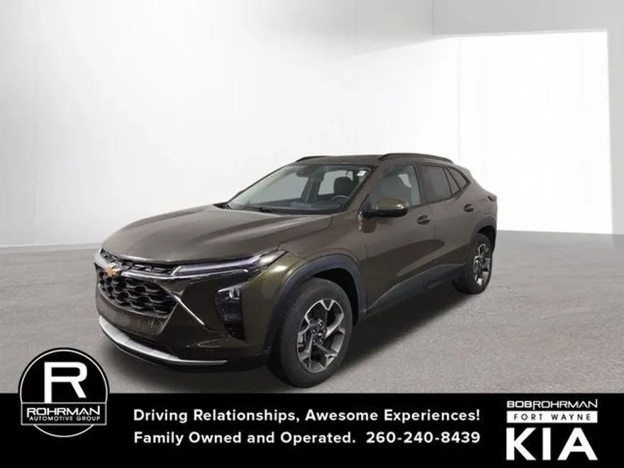 2024 Chevrolet Trax LT photo 1