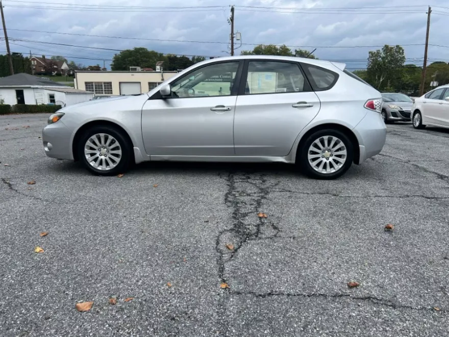 2011 Subaru Impreza 2.5i Premium photo 2