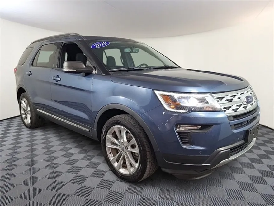 2019 Ford Explorer XLT photo 1