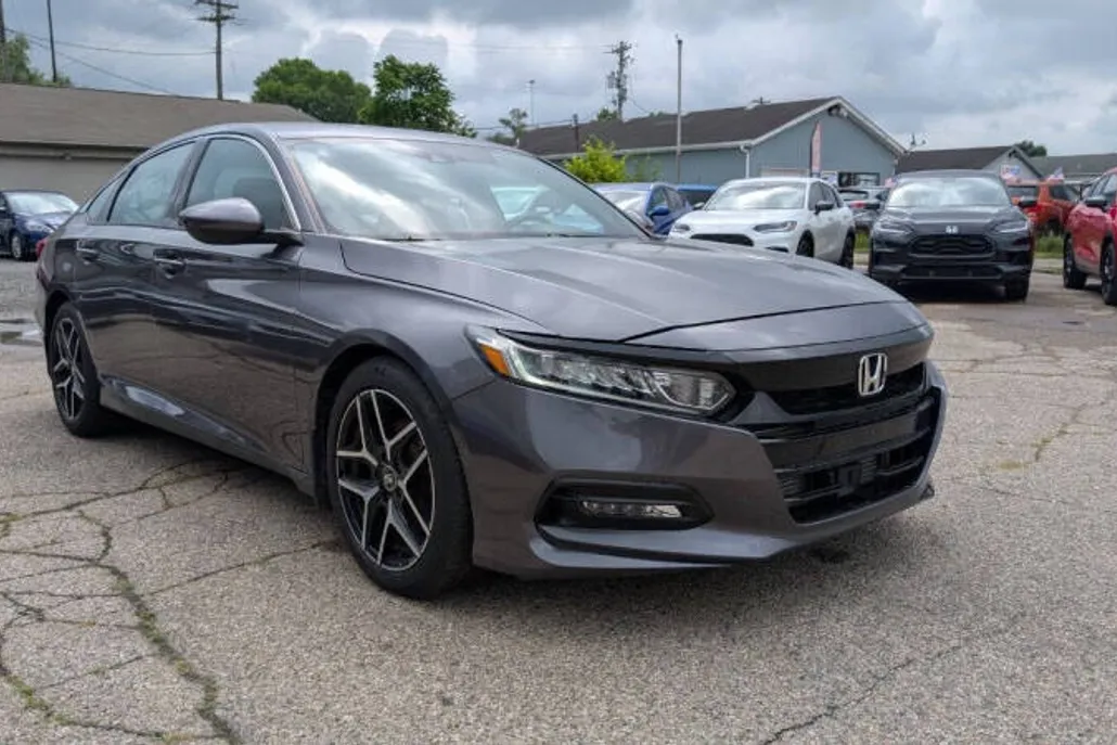 2018 Honda Accord Sport photo 1