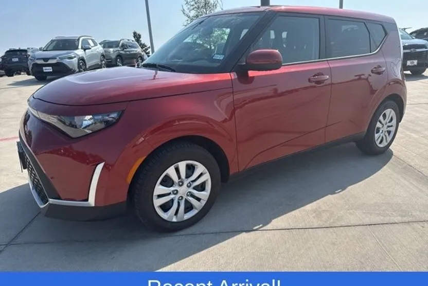 2025 Kia Soul LX photo 1