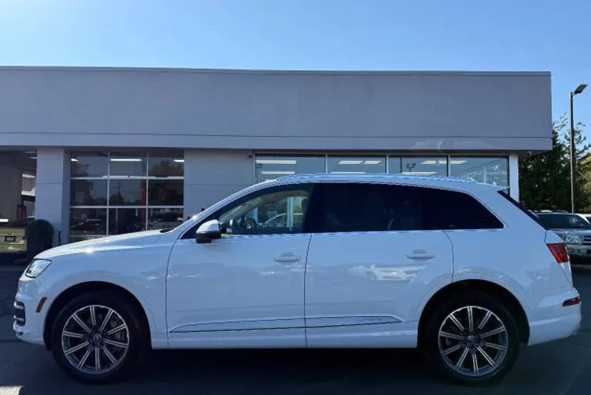 2017 Audi Q7 3.0T Premium Plus photo 1