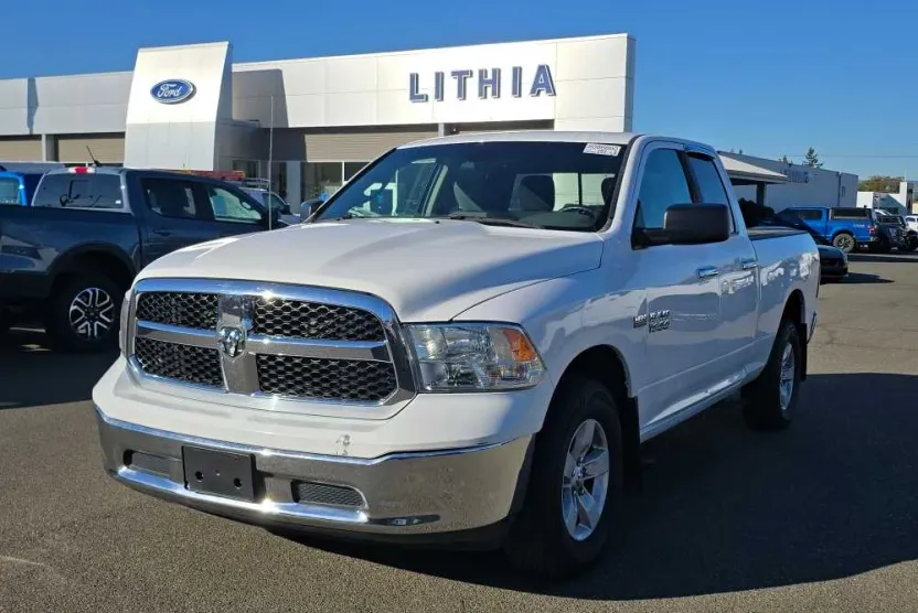 2017 Ram 1500 SLT photo 1
