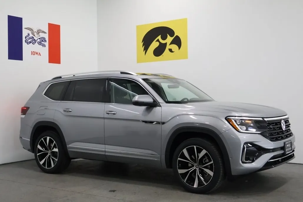 2025 Volkswagen Atlas SEL Premium R-Line photo 1