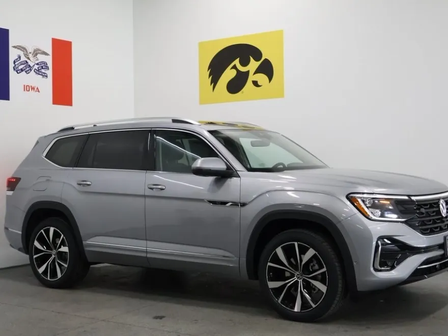 2025 Volkswagen Atlas SEL Premium R-Line photo 1