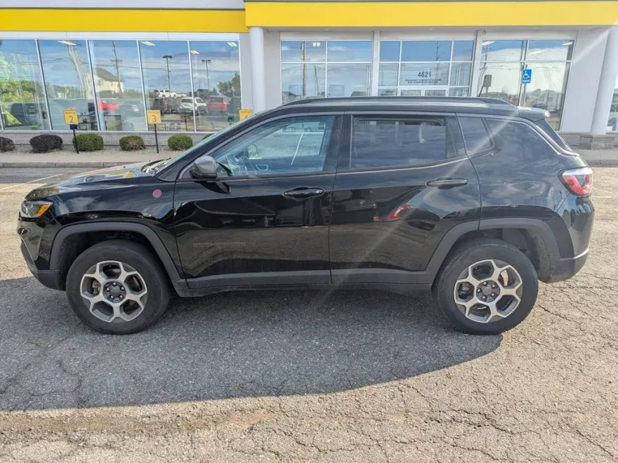 2022 Jeep Compass Trailhawk photo 1