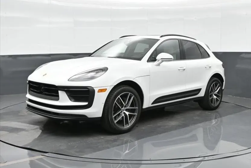2025 Porsche Macan Base photo 1