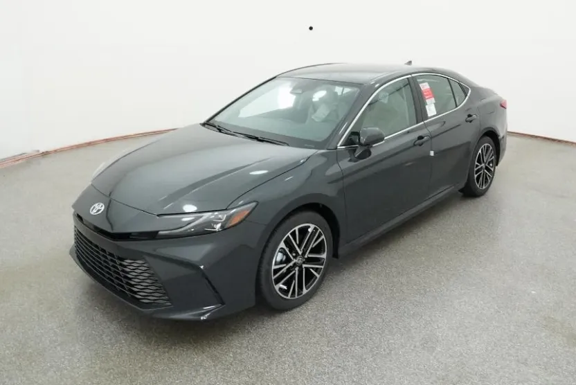 2026 Toyota Camry XLE photo 1