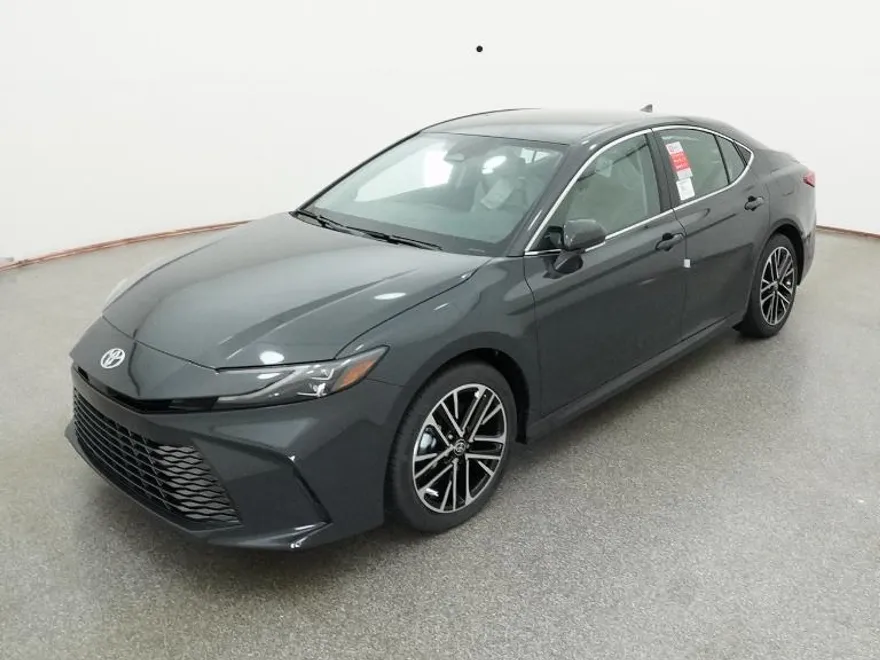2026 Toyota Camry XLE photo 1