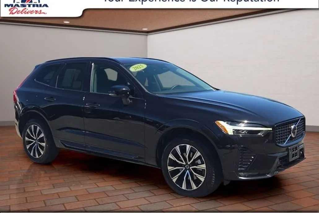2025 Volvo XC60 B5 Plus photo 1