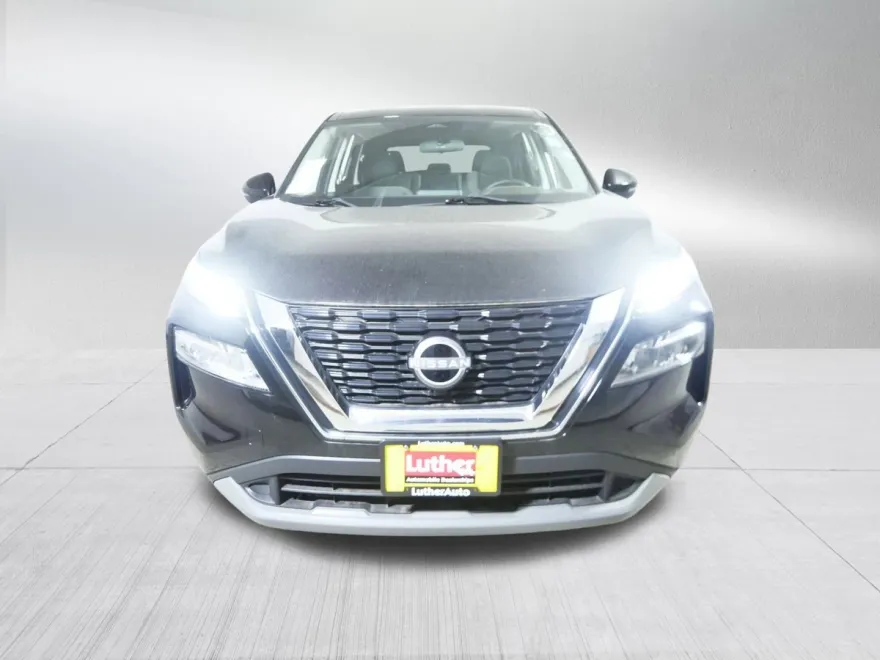 2022 Nissan Rogue SV photo 1