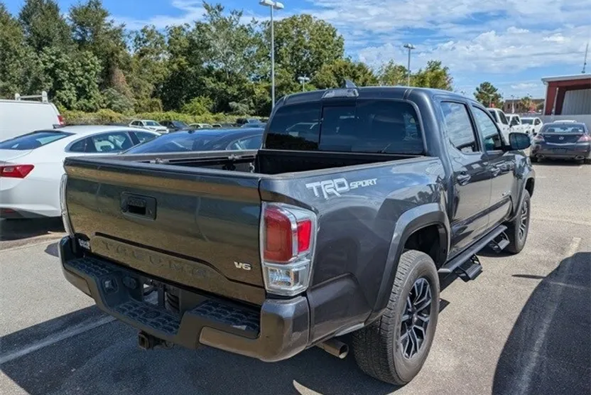 2023 Toyota Tacoma TRD Off-Road photo 1