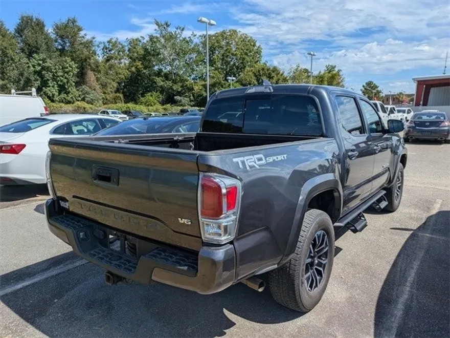 2023 Toyota Tacoma TRD Off-Road photo 1
