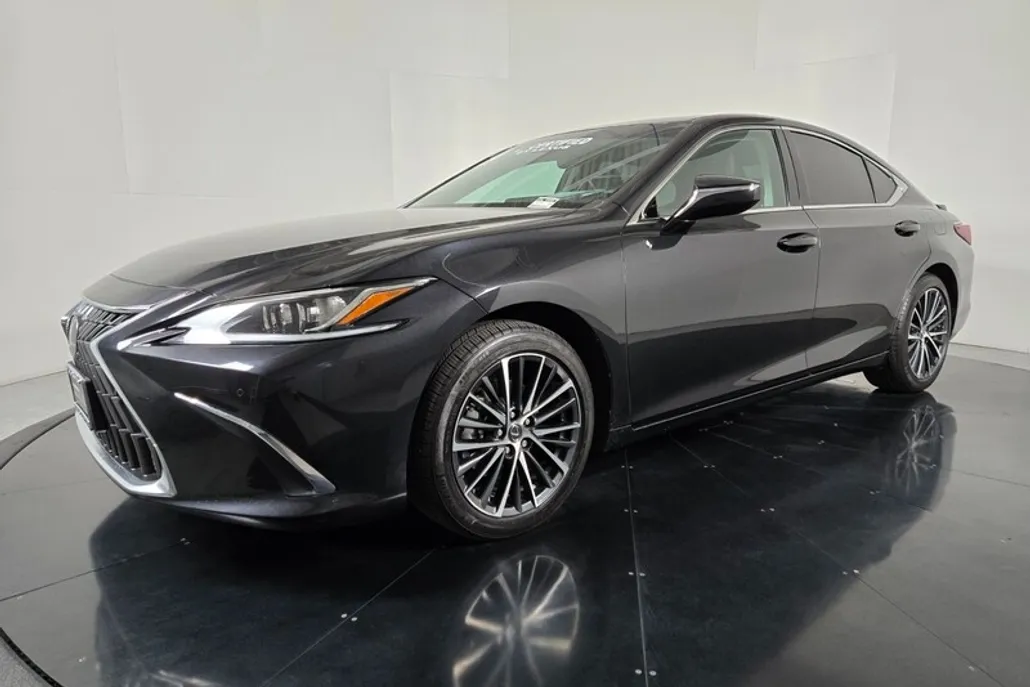 2024 Lexus ES 300h Premium photo 1