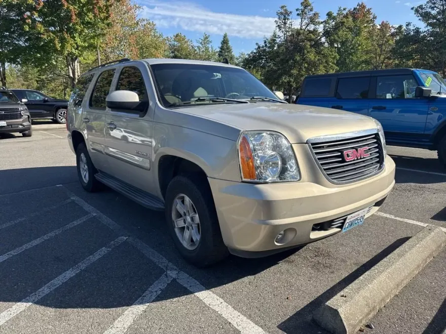 2008 Gmc Yukon SL photo 1