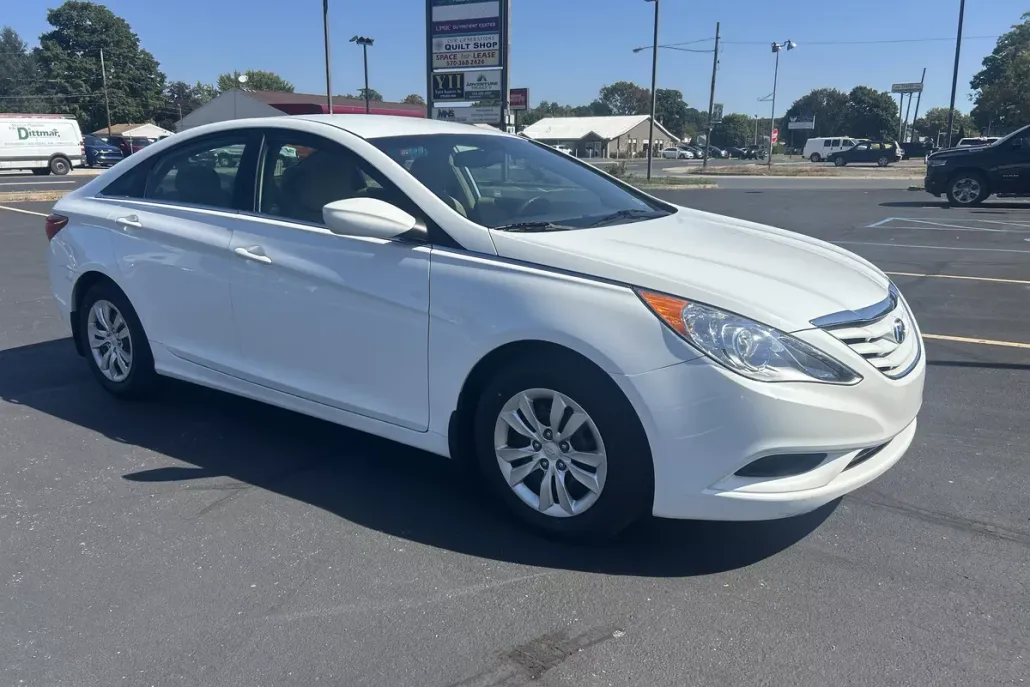 2013 Hyundai Sonata GLS photo 1