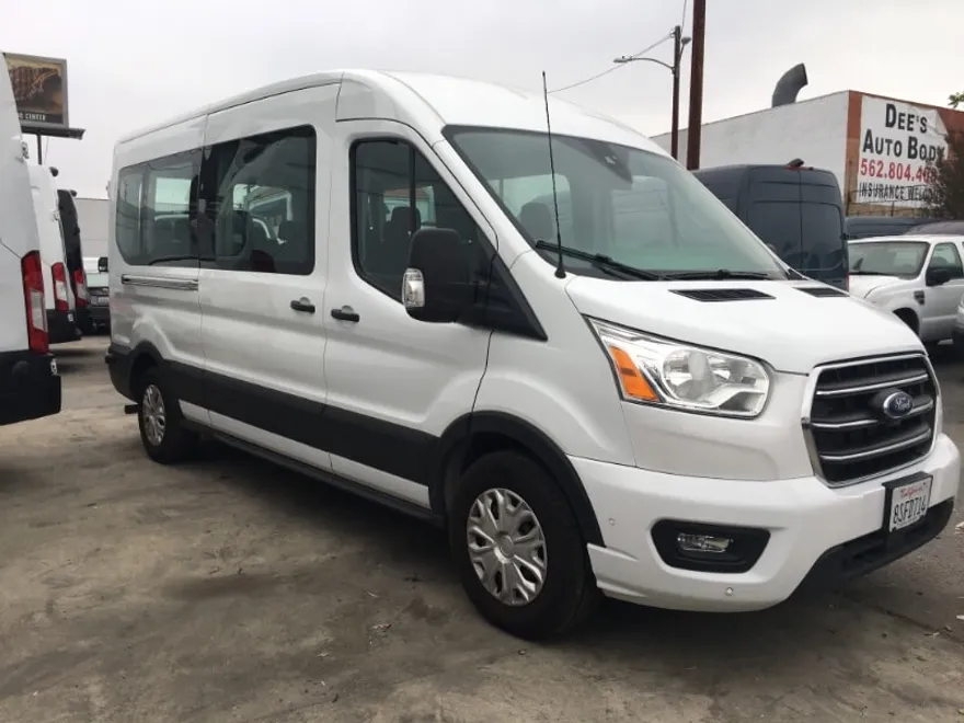 2020 Ford Transit Passenger XLT photo 1