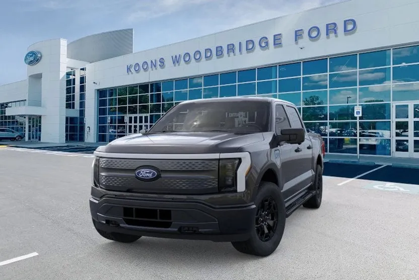 2025 Ford F-150 Lightning XLT photo 1