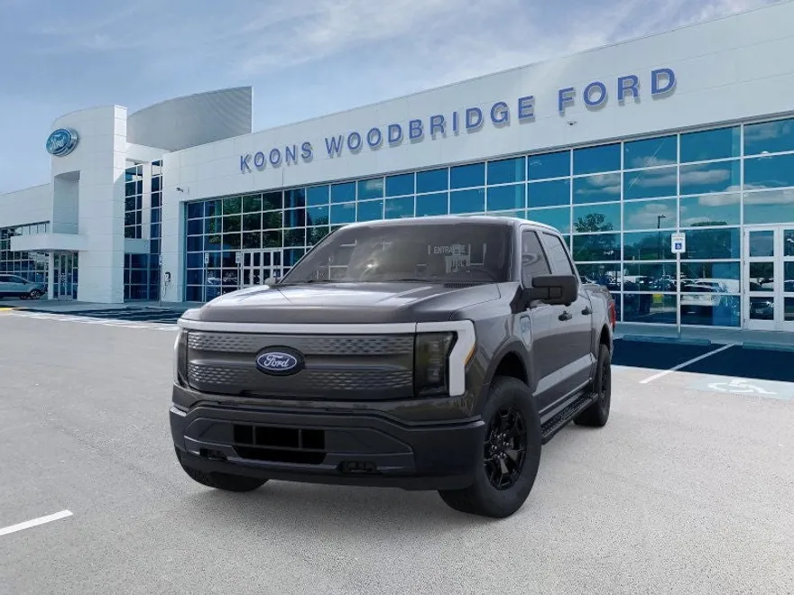 2025 Ford F-150 Lightning XLT photo 1