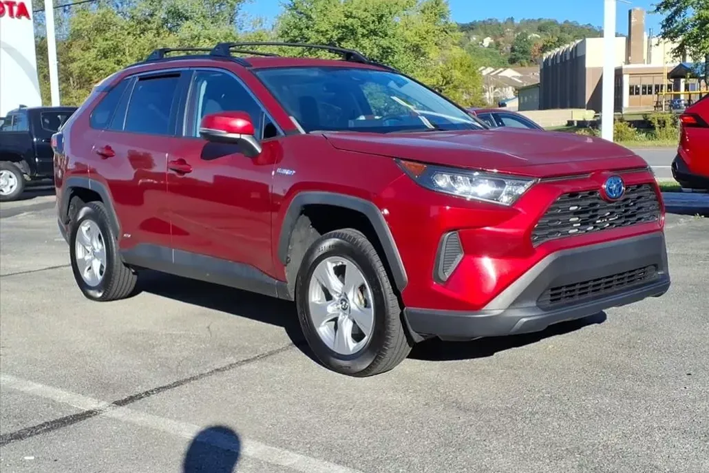 2020 Toyota RAV4 Hybrid LE photo 1