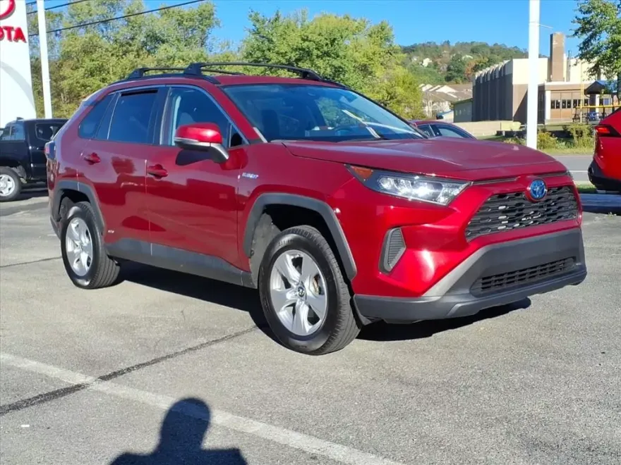 2020 Toyota RAV4 Hybrid LE photo 1