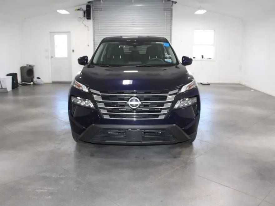 2024 Nissan Rogue SV photo 1