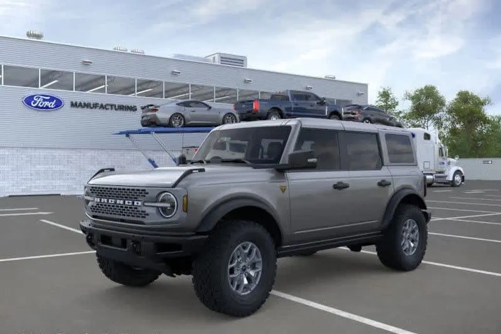 2025 Ford Bronco Badlands photo 1