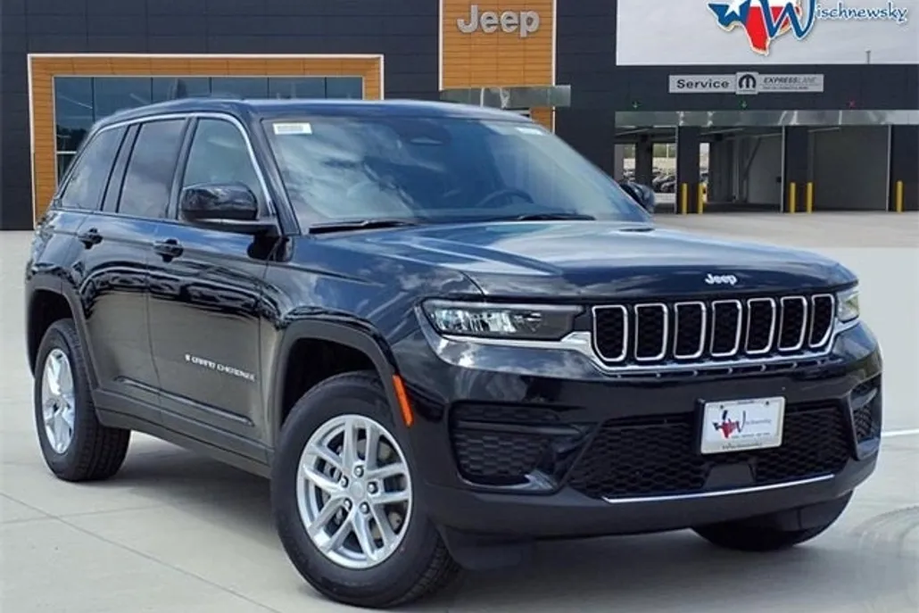 2025 Jeep Grand Cherokee Laredo photo 1