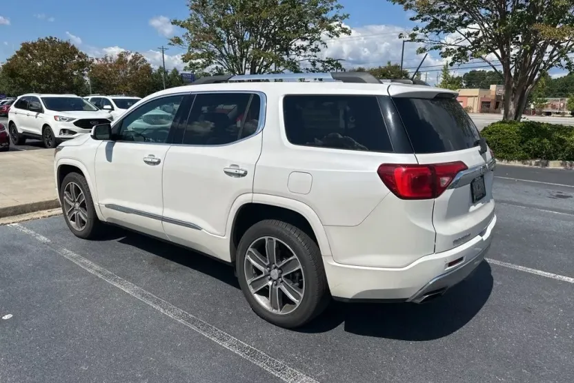 2017 Gmc Acadia Denali photo 1