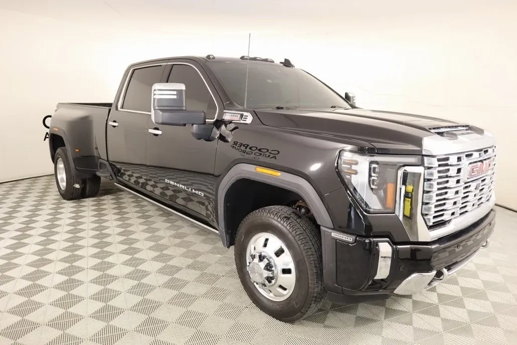 2025 Gmc Sierra HD Denali photo 1