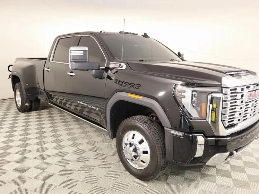 2025 Gmc Sierra HD Denali photo 1