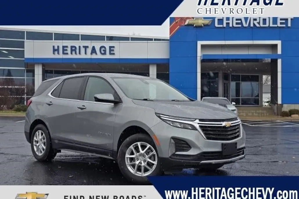 2023 Chevrolet Equinox LT photo 1