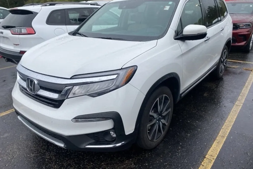 2022 Honda Pilot Touring photo 1
