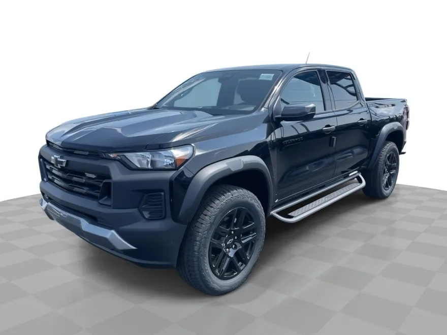 2025 Chevrolet Colorado Trail Boss photo 1
