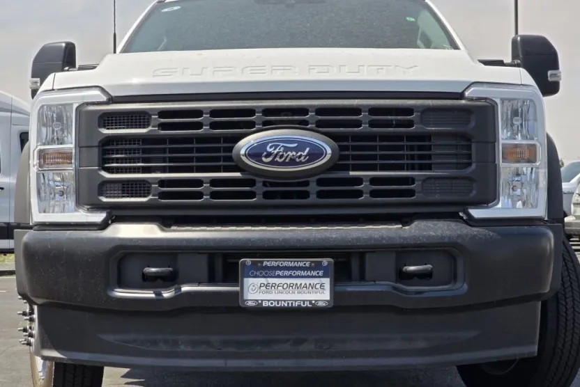 2025 Ford F-550 XL photo 1