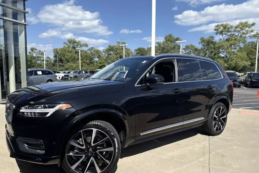 2024 Volvo XC90 Plus photo 1