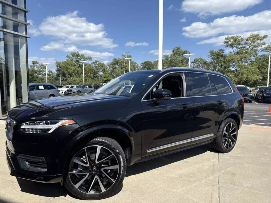 2024 Volvo XC90 Plus photo 1