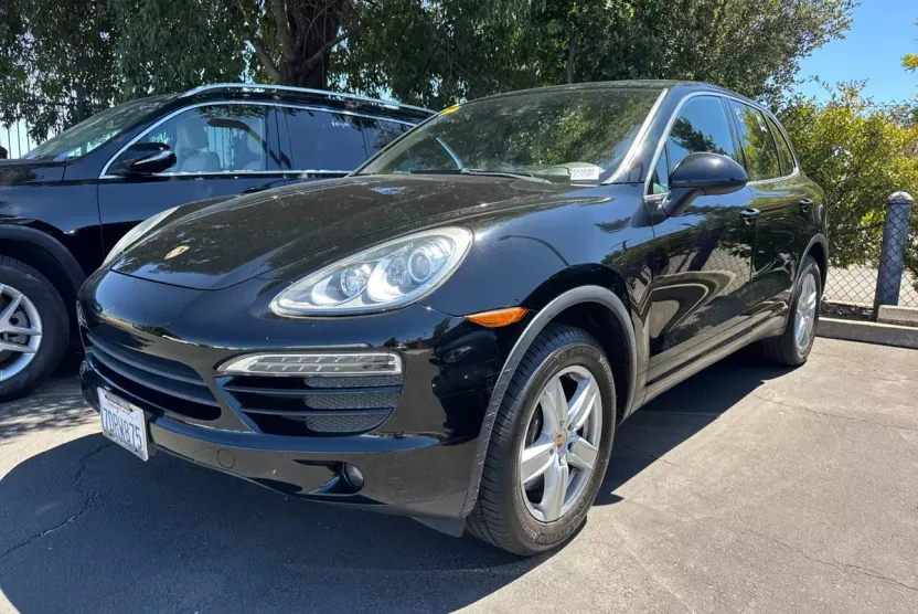 2014 Porsche Cayenne Base photo 1