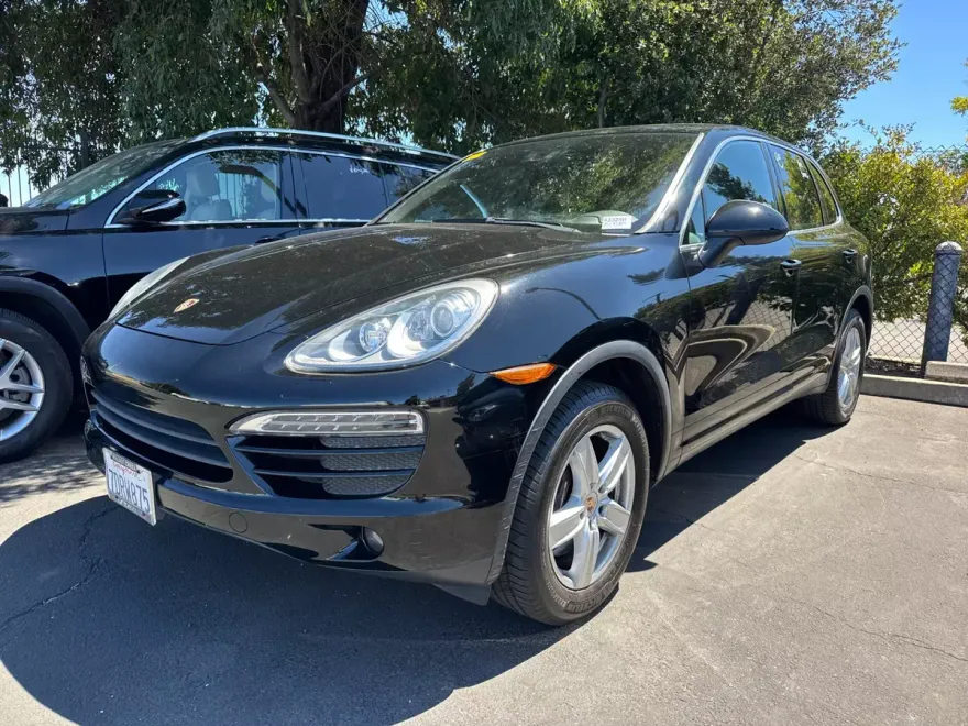 2014 Porsche Cayenne Base photo 1