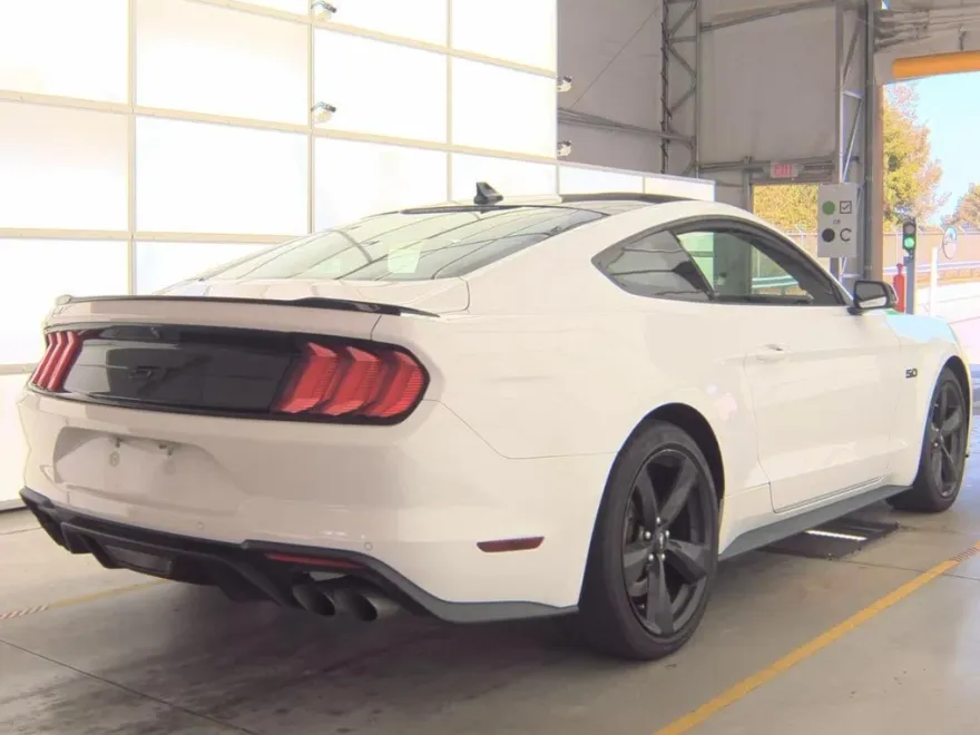2022 Ford Mustang GT Premium photo 1